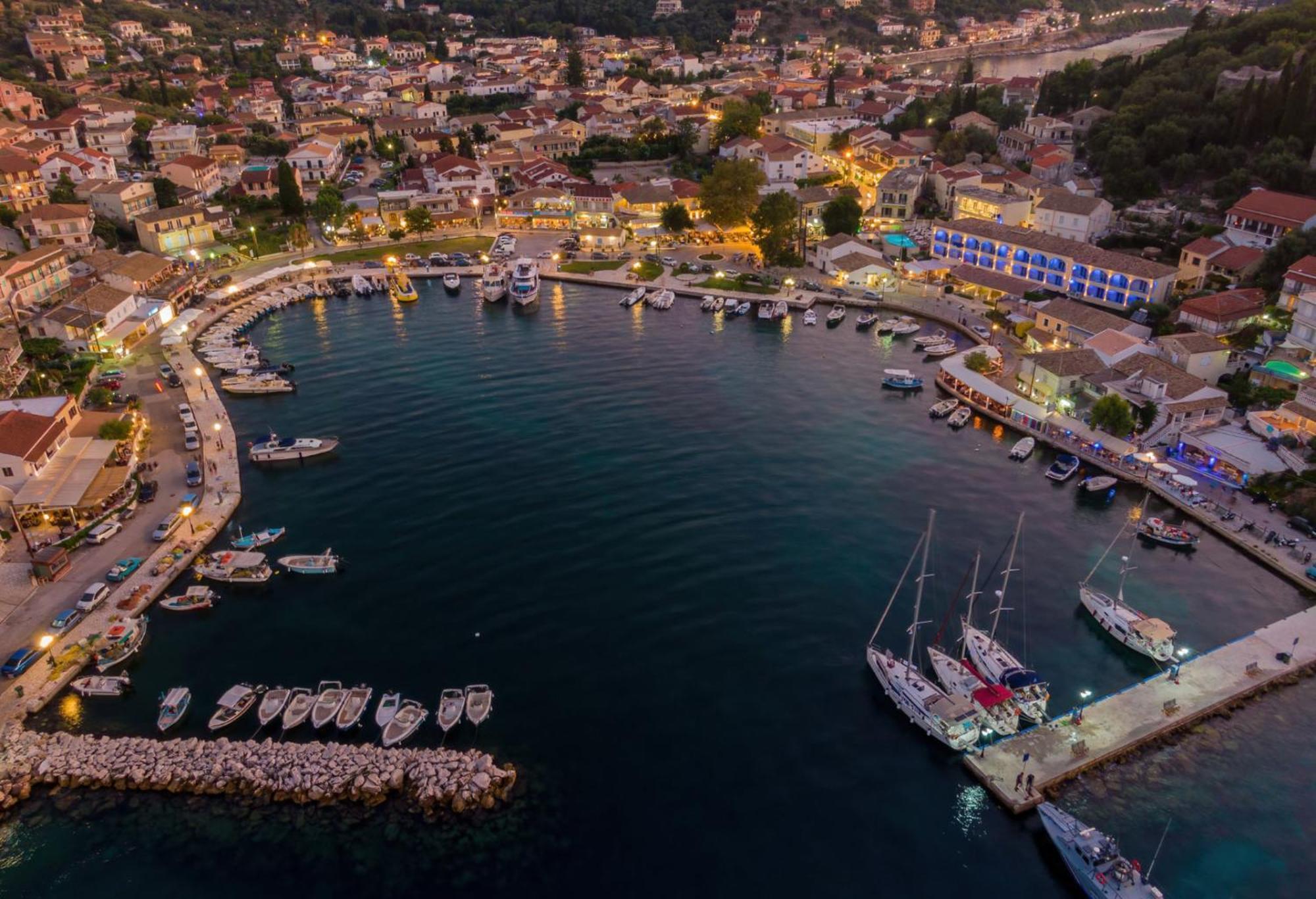 Kassiopi Piazza Suites Dış mekan fotoğraf